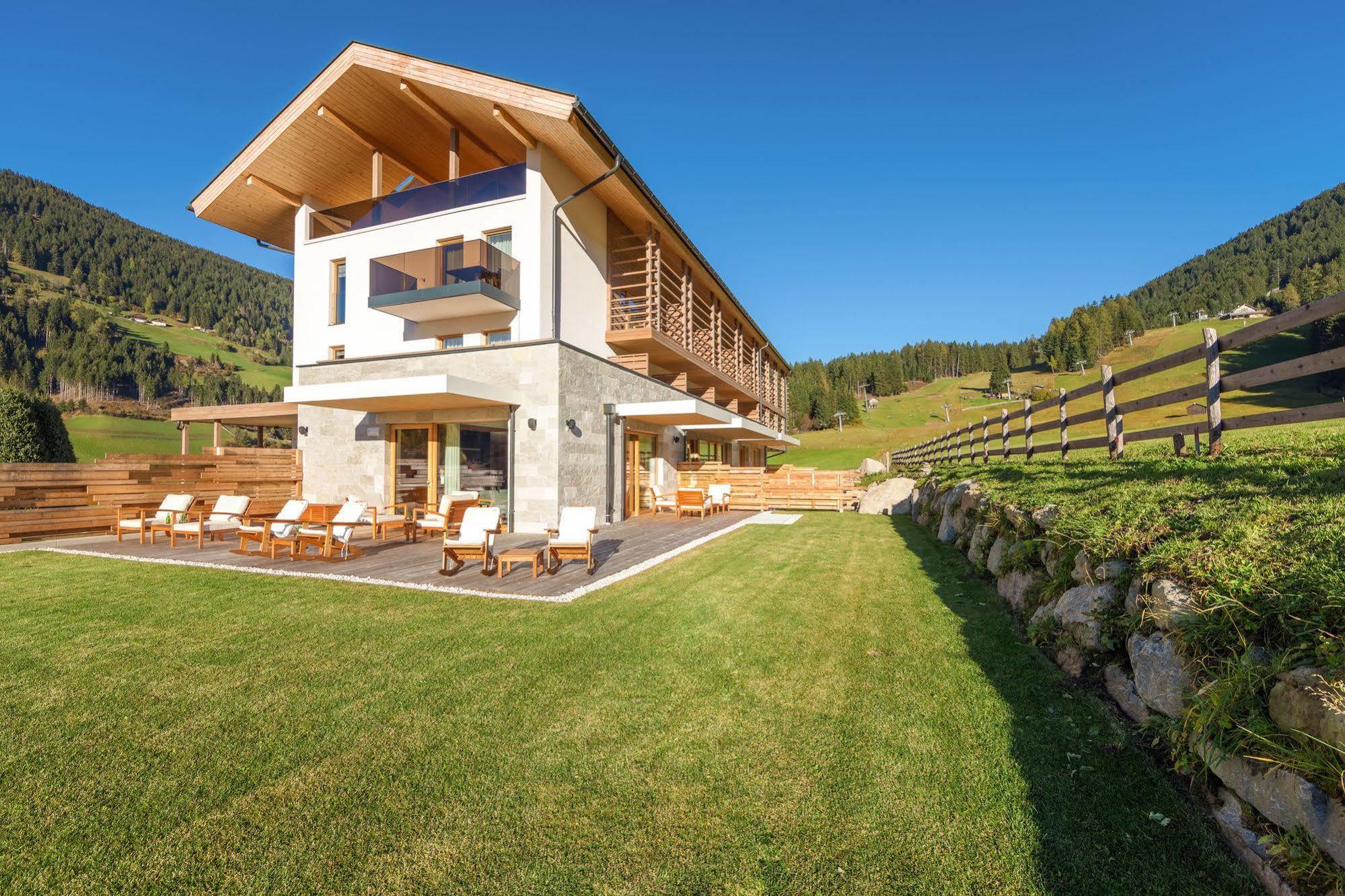 Joas Natur.Hotel.B&B San Candido Exterior photo